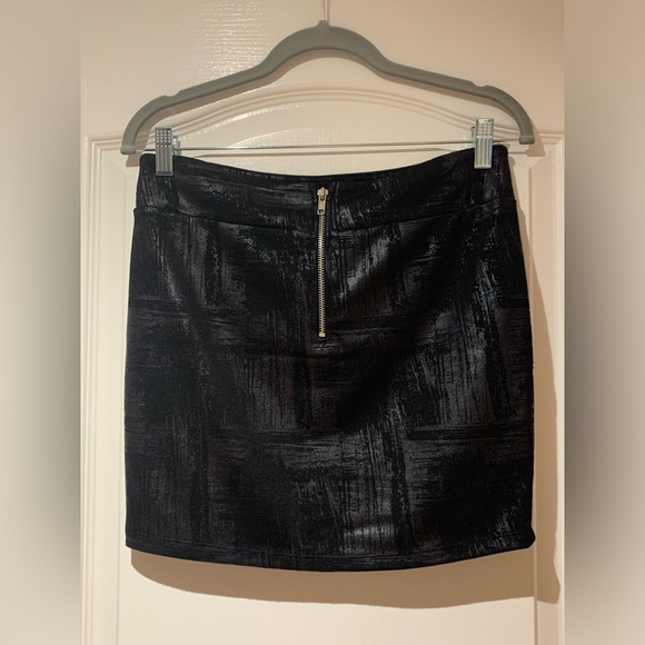 Black and navy patterned mini skirt, size M - Picture 2 of 4